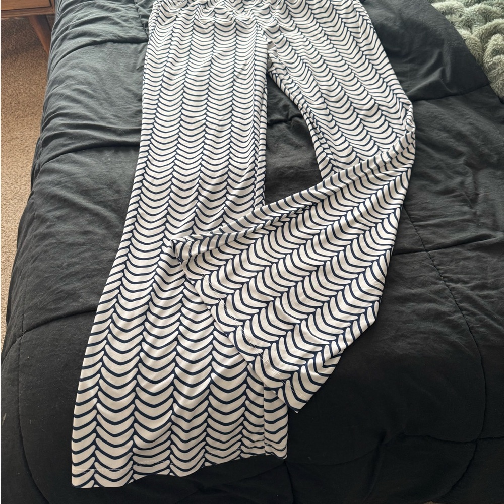 Black and White Chevron Pattern Pants